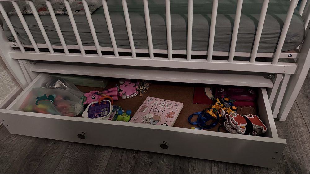 Дитяче ліжечко з матрасом