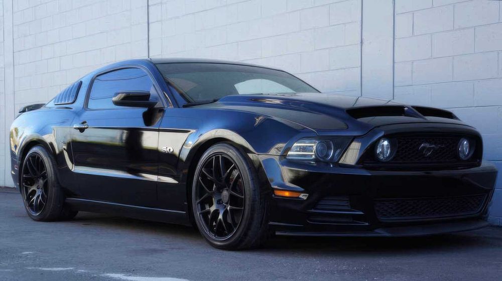 Ford Mustang GT      2014