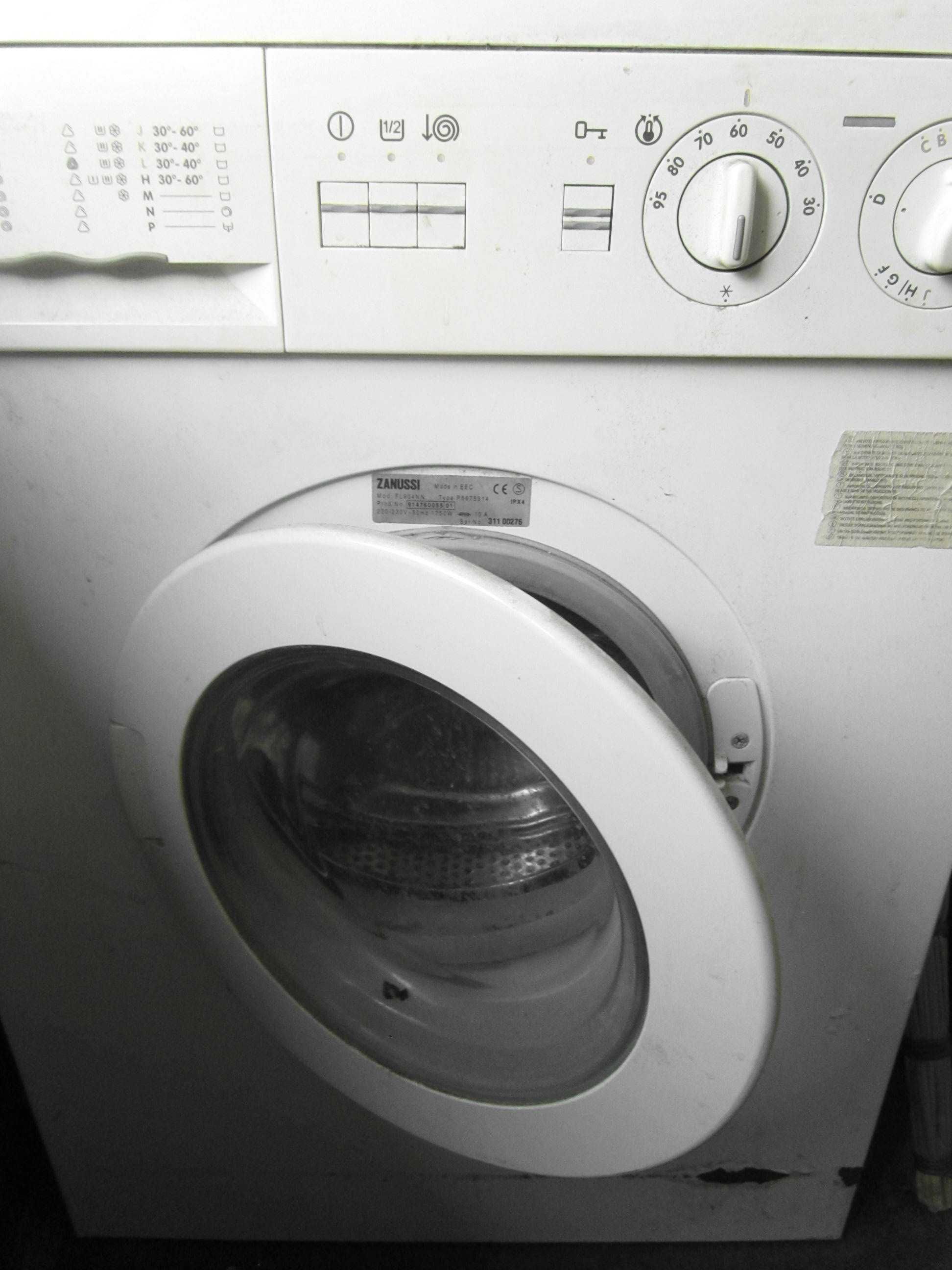 Стиральная машина " Zanussi" FL 904 NN  на 3.5 кг  300 грн