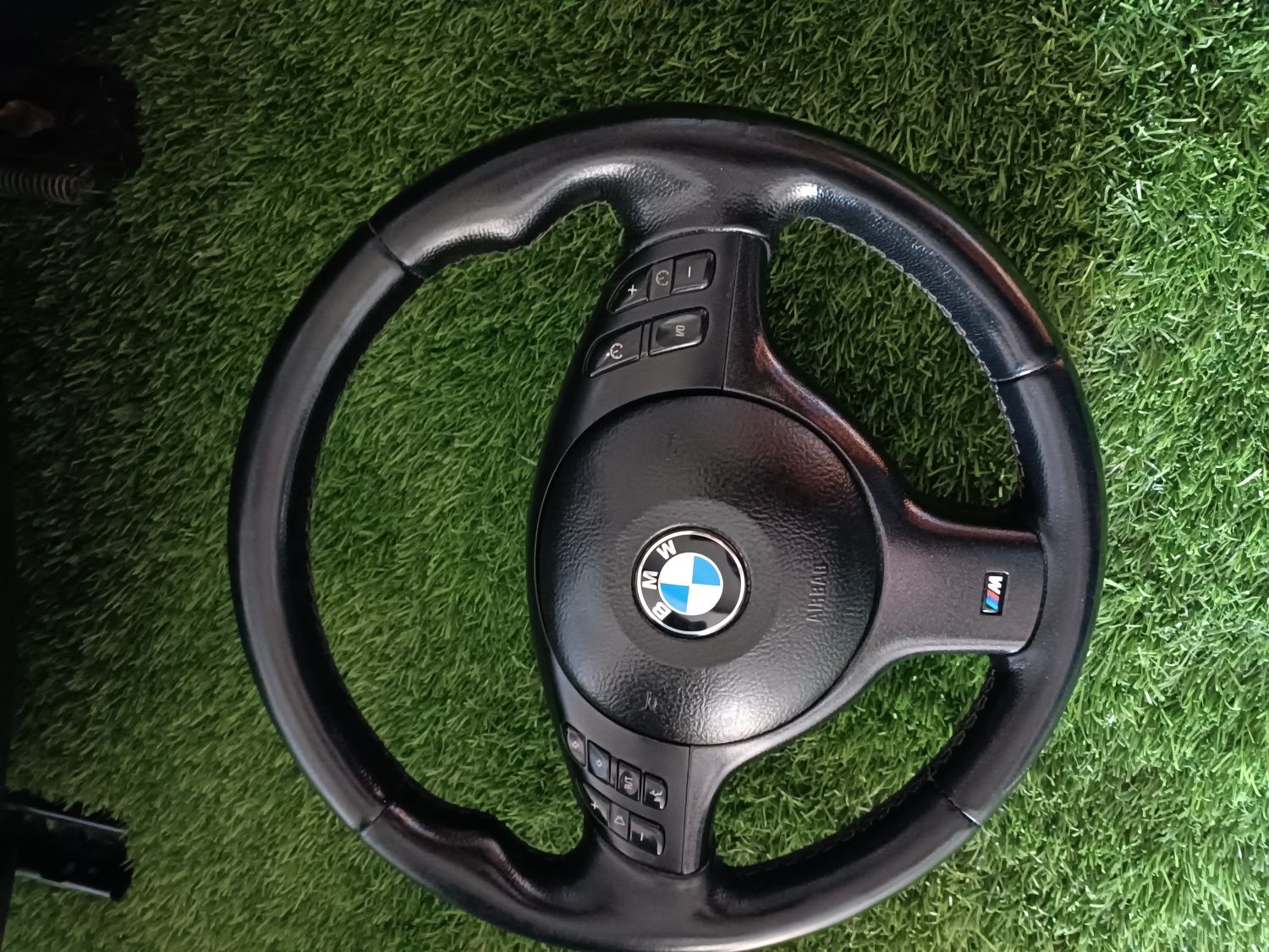 Volantes bmw Multifunções Pack M originais E46 fazemos aplicação