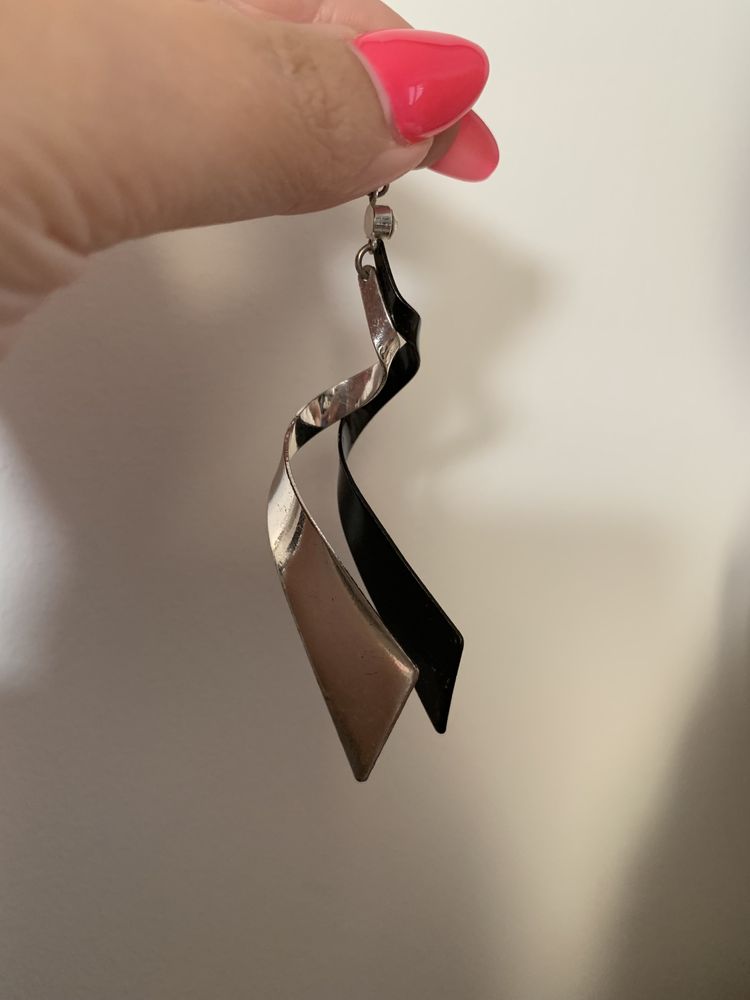 Kolczyki wiszące w kolorze srebrno czarnym Bijou Brigitte