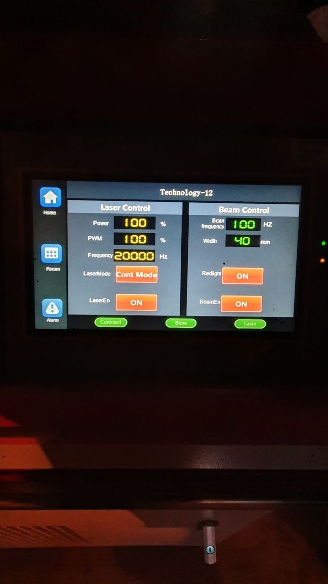Maszyna laserowa do czyszczenia rdzy,smarów itd. JPT 1000W