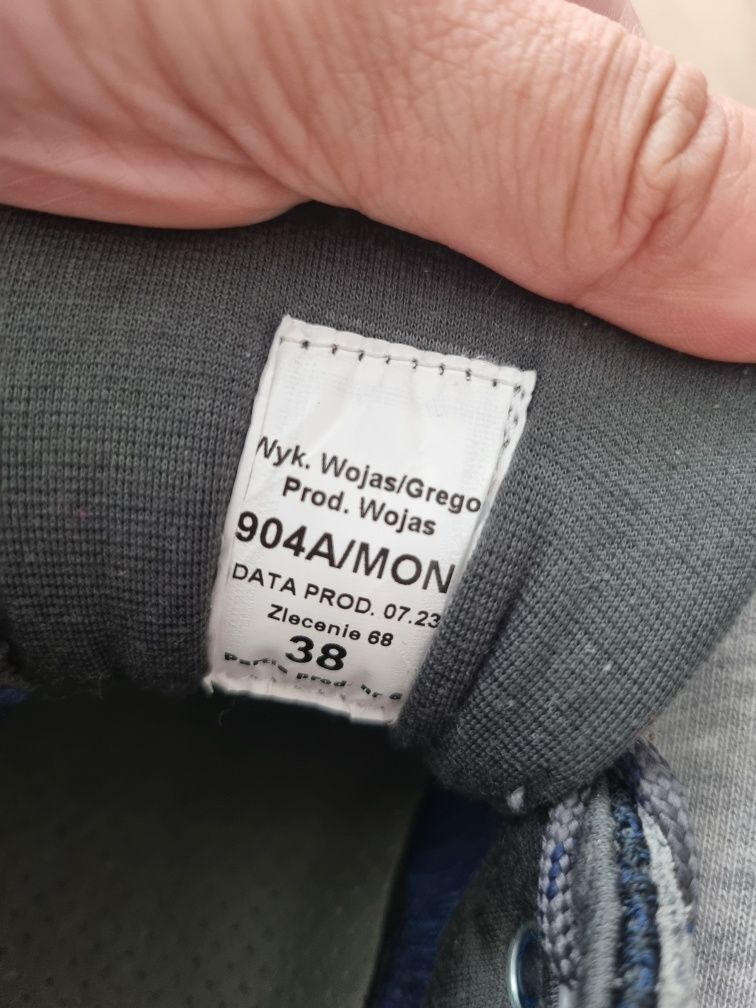 Buty sportowe wojskowe