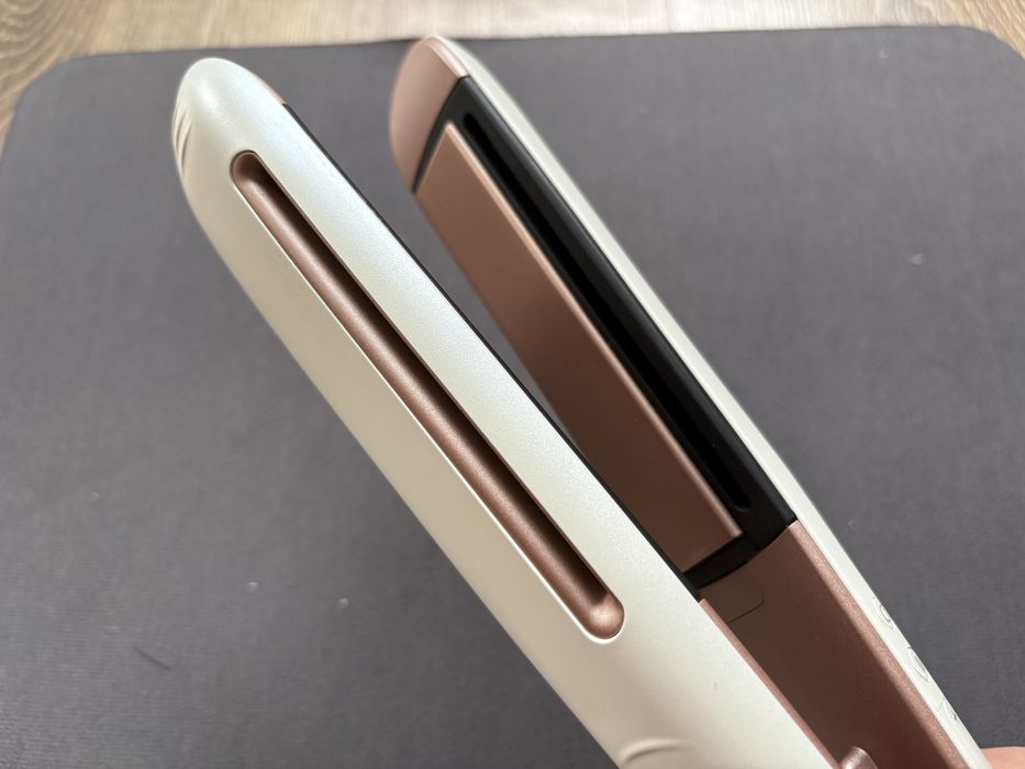 Вирівнювач волосся Philips BHS830/00 плойка