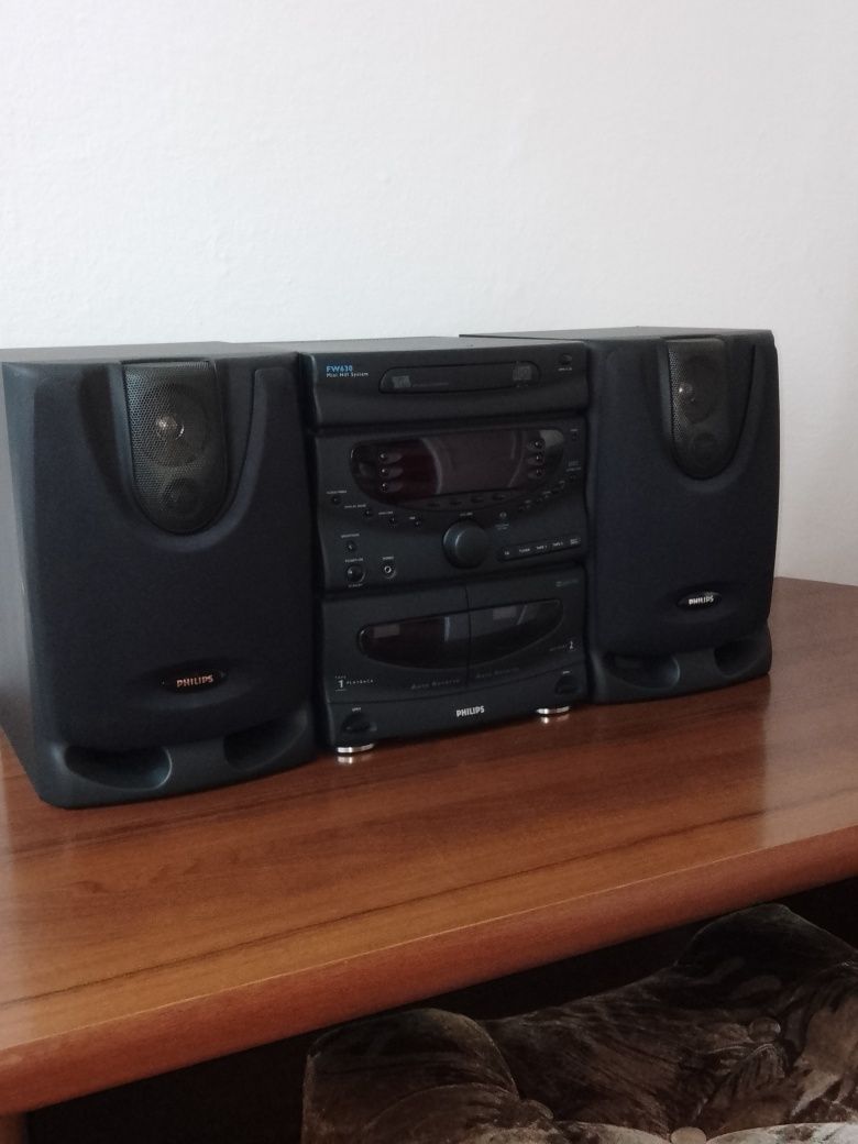 Wieża hi-fi Philips (z pilotem)