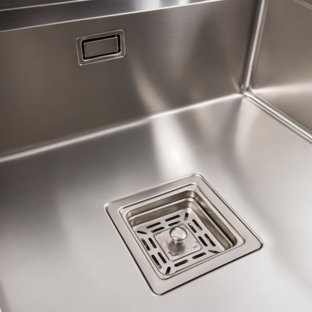Кухонная мойка скрытая  Platinum в автодом Кемпер
