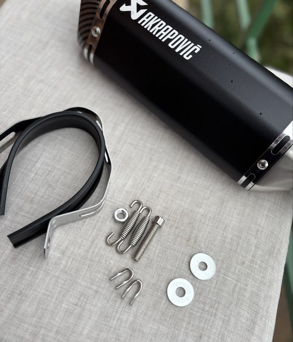 Прямоток AKRAPOVIC 37 см Вихлоп глушник Акраповіч чорний на мотоцикл