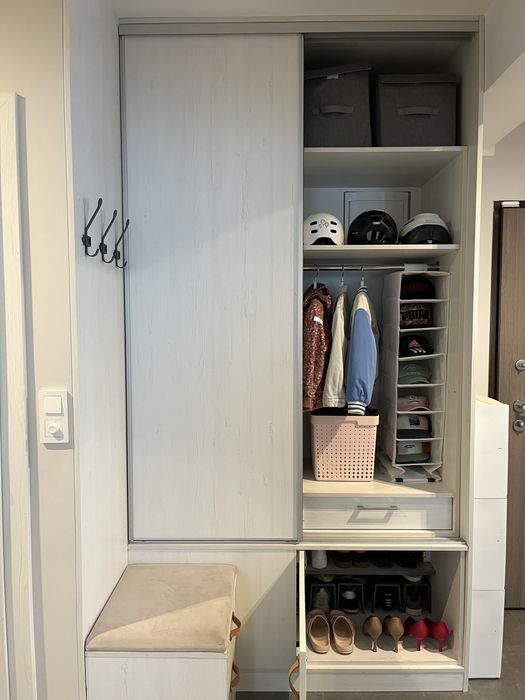 Szafa z drzwiami przesuwnymi