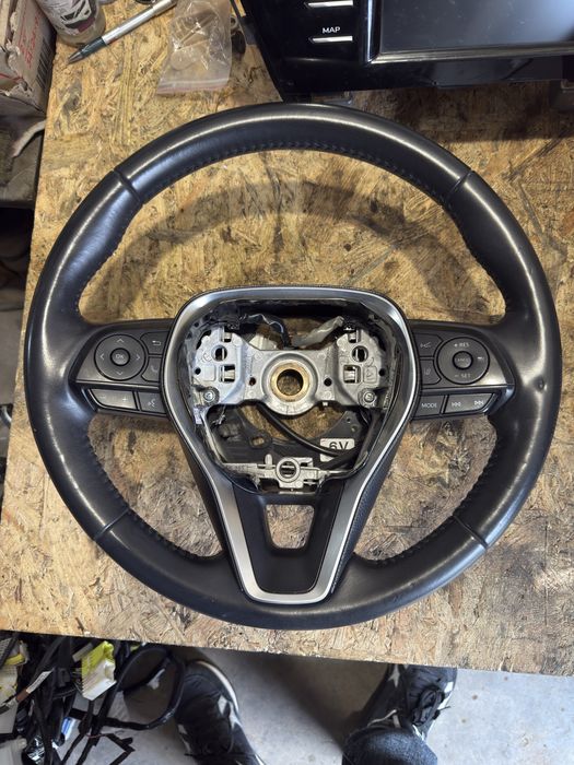 Руль,рулевое колесо toyota rav4,camry 70