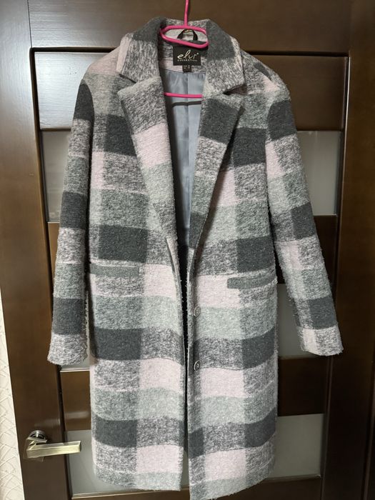 Пальто жіноче в гарному стані