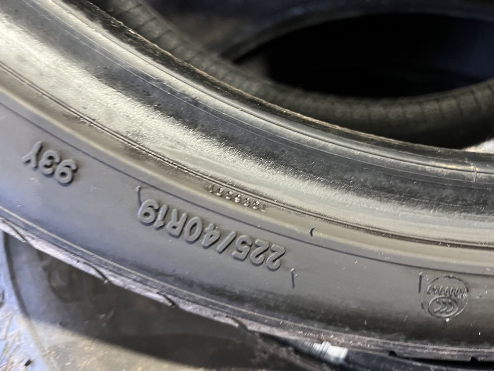 Шини резина пара літо 225 40 R19 Good Year 2021р протектор 6.4мм