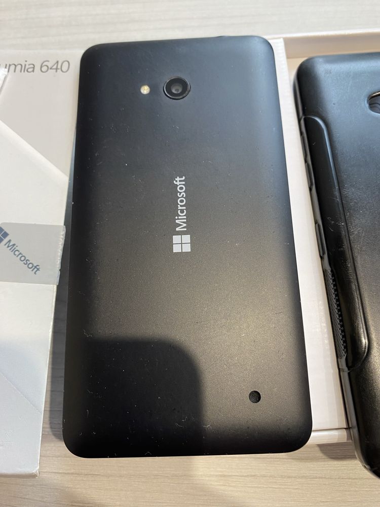 Мобільний телефон Microsoft (Nokia) Lumia 640 Dual SIM Black