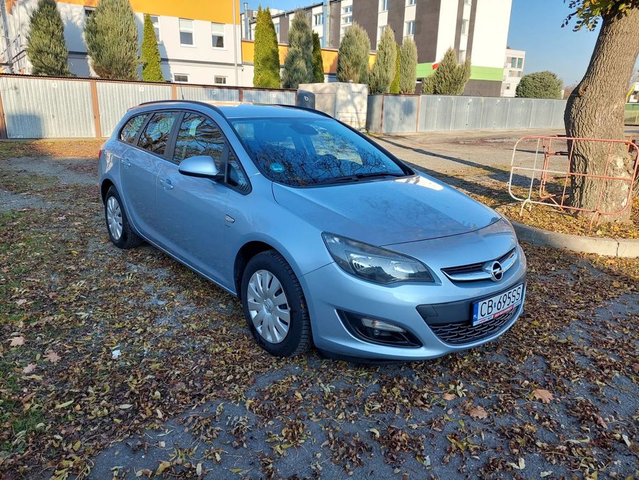 Opel Astra J lift 1.4 turbo 120 koni bezwypadkowy zarejestrowany w PL ŁADNIUTKA