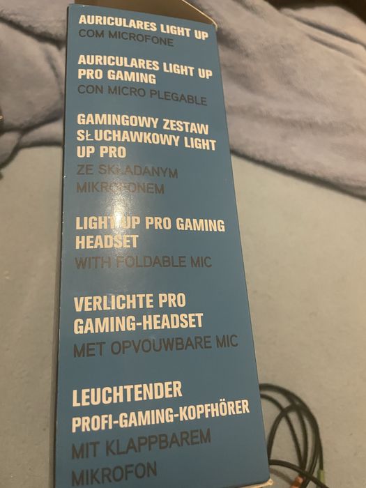 Vendo fones gamer com luzes RGB