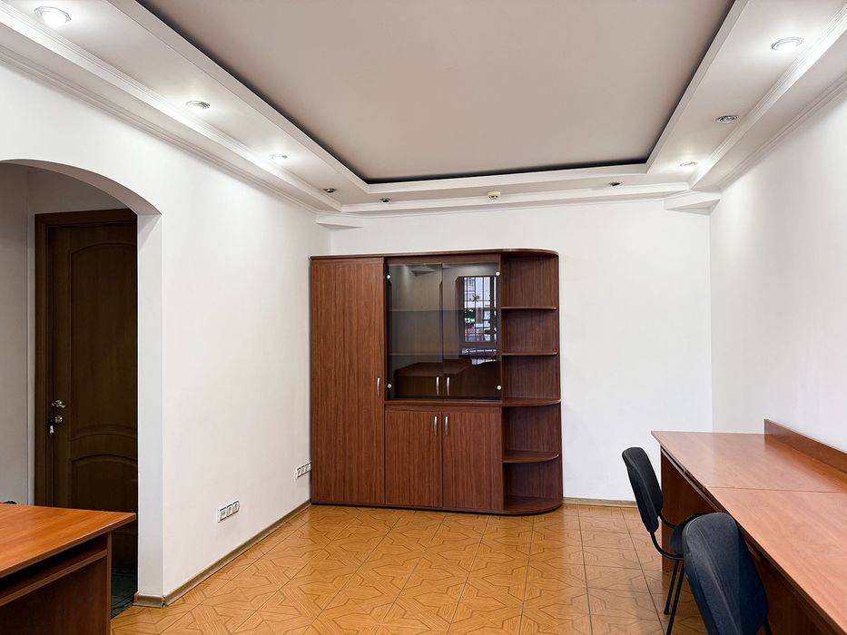 Оренда приміщення | офіс | кабінет - метро Мінська 1 хв. | ОБОЛОНЬ