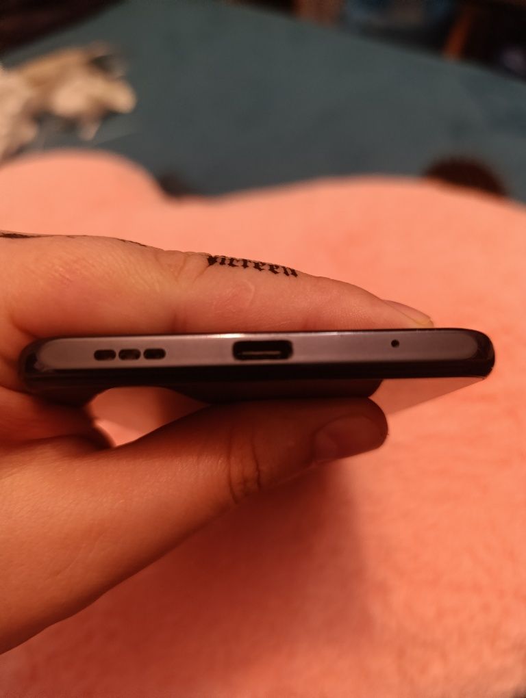 продаю телефон Redmi note 10 pro