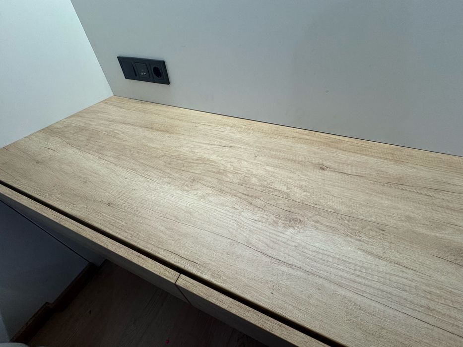 Стіл робочий підвісний