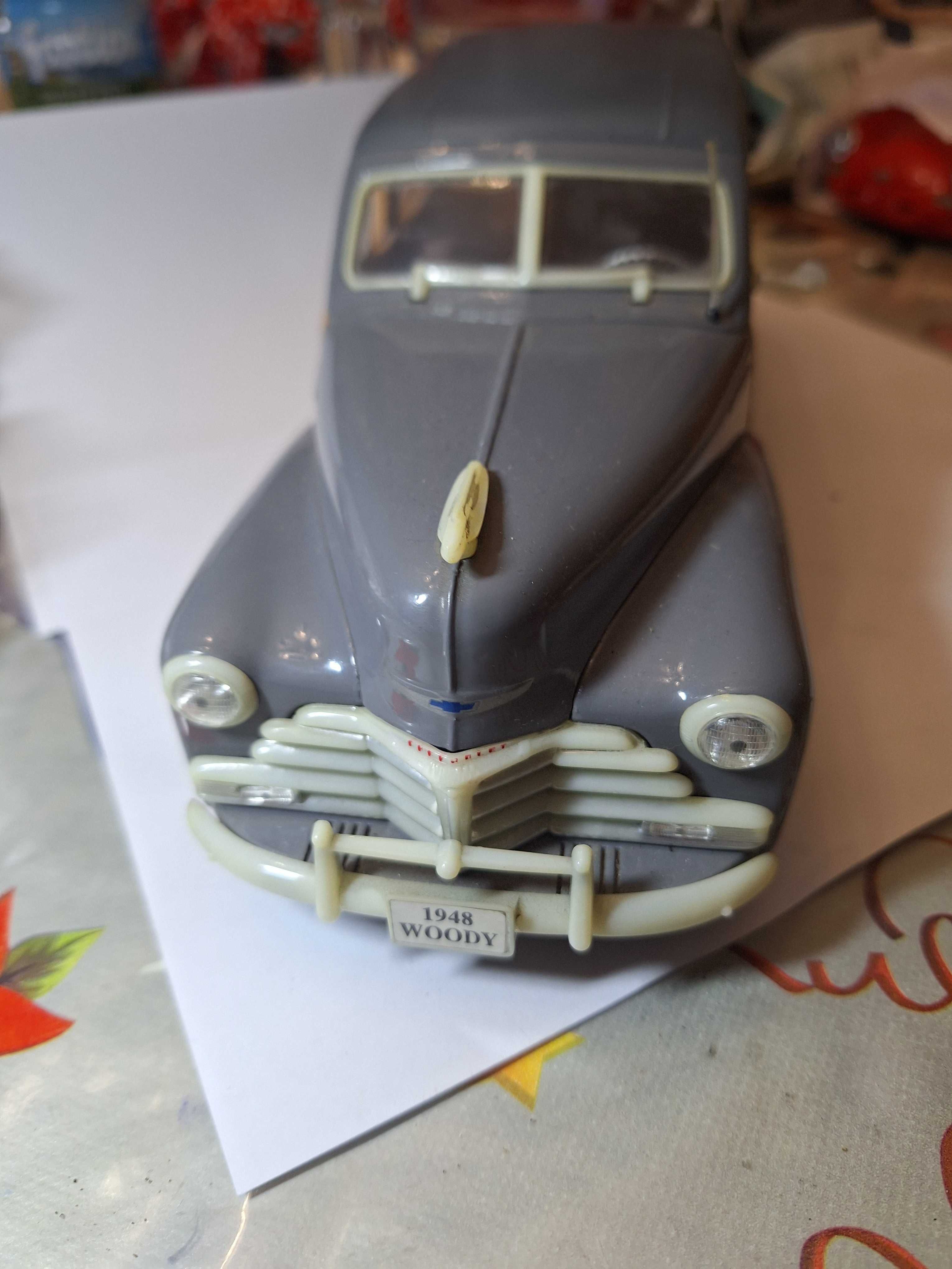 Miniatura escala 1:18 - Chevrolet Fleetmaster Woody