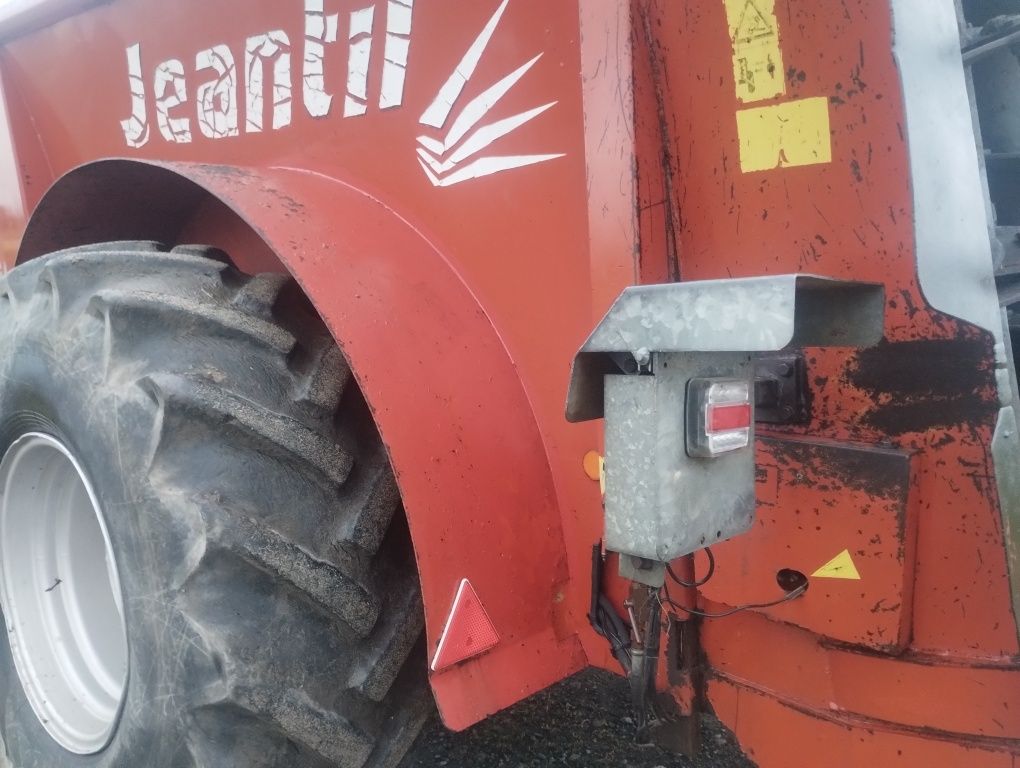 Rozrzutnik obornika wapna Jeantil EVR 13.10