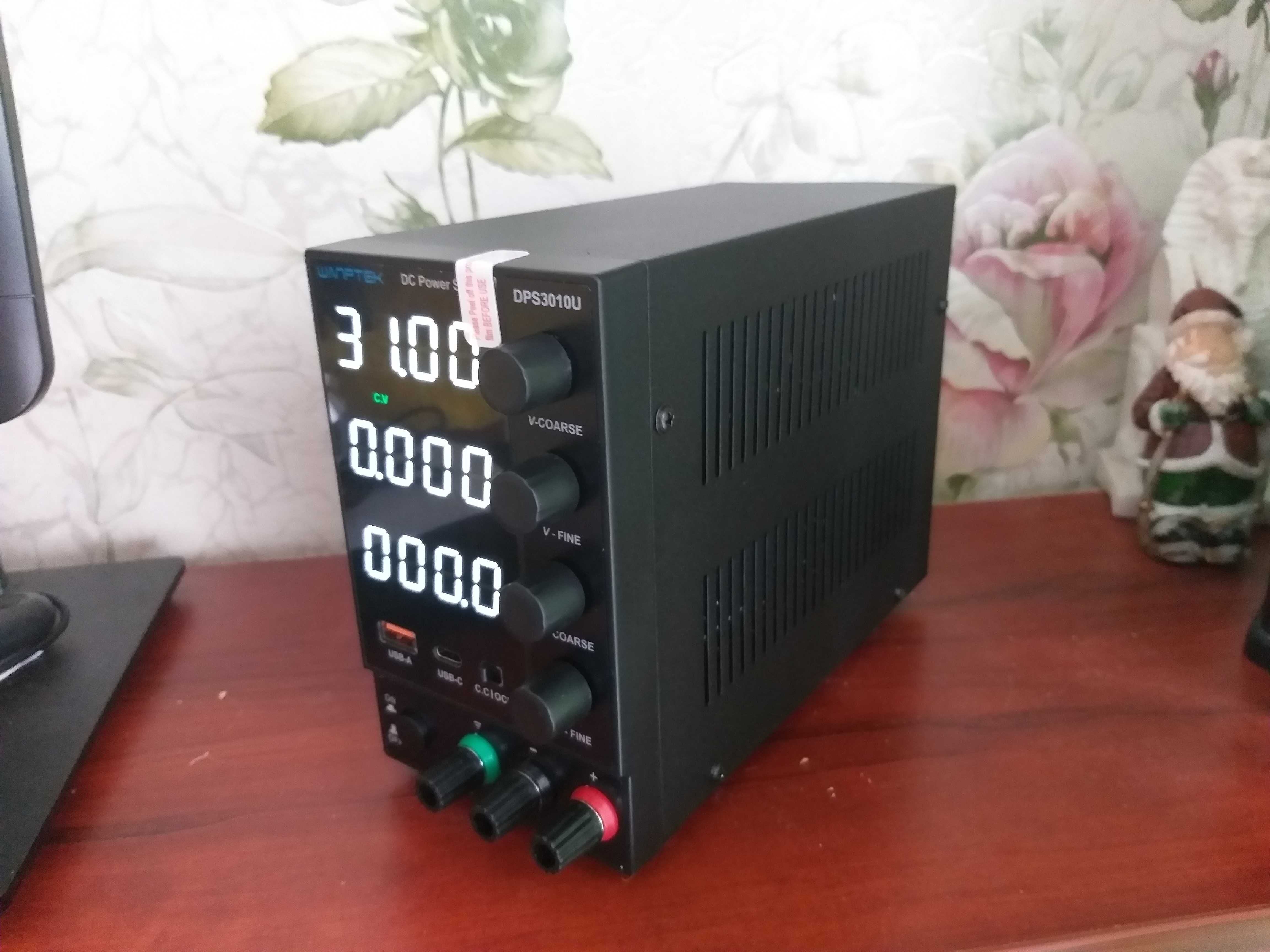 Лабораторний блок живлення 30В 10А Wanptek DPS3010U
