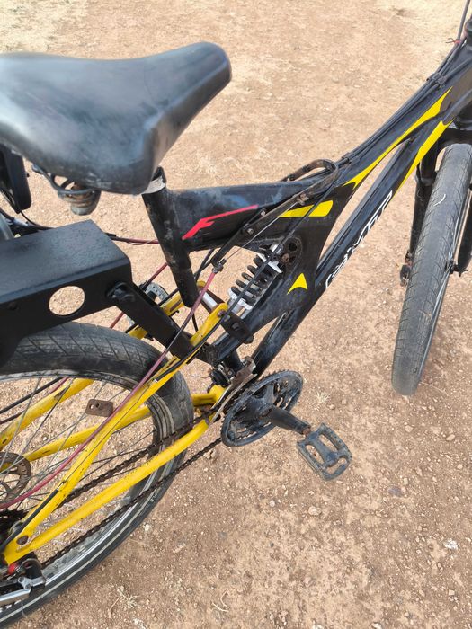 Bicicleta com motor auxiliar