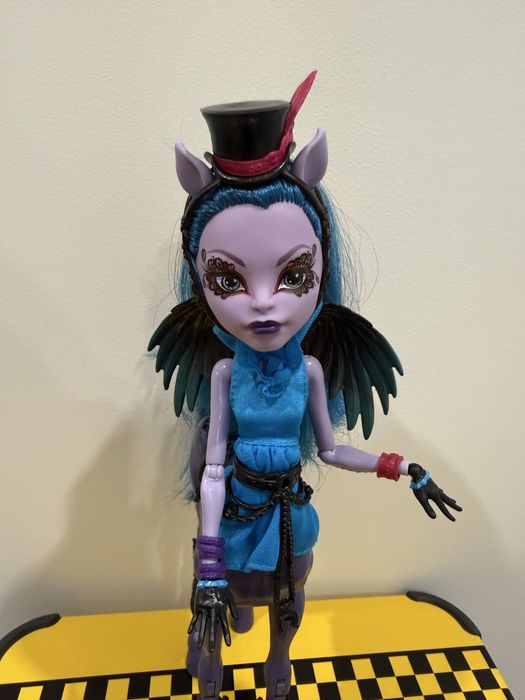 Лялька Авеа Троттер Монстер Хай