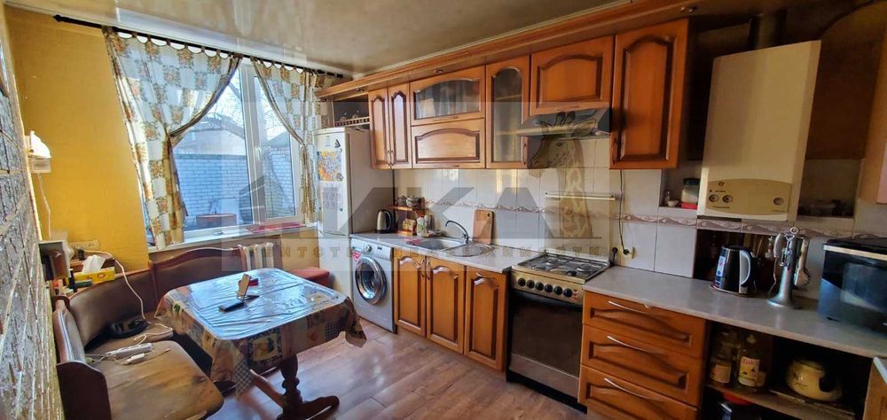 Продам будинок вул. Грушевского.