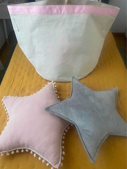 Almofadas e Saco de Arrumação
