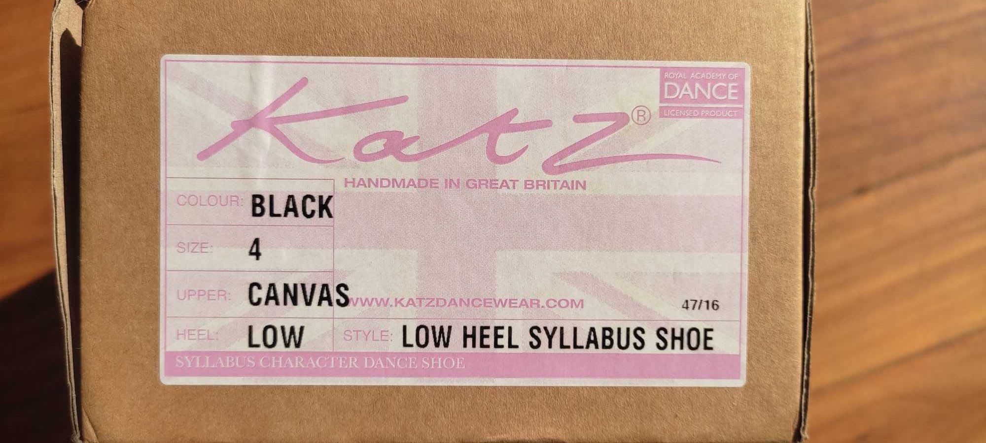 Katz - Sapatos de Caracter NOVOS , Tamanho 4, salto baxo