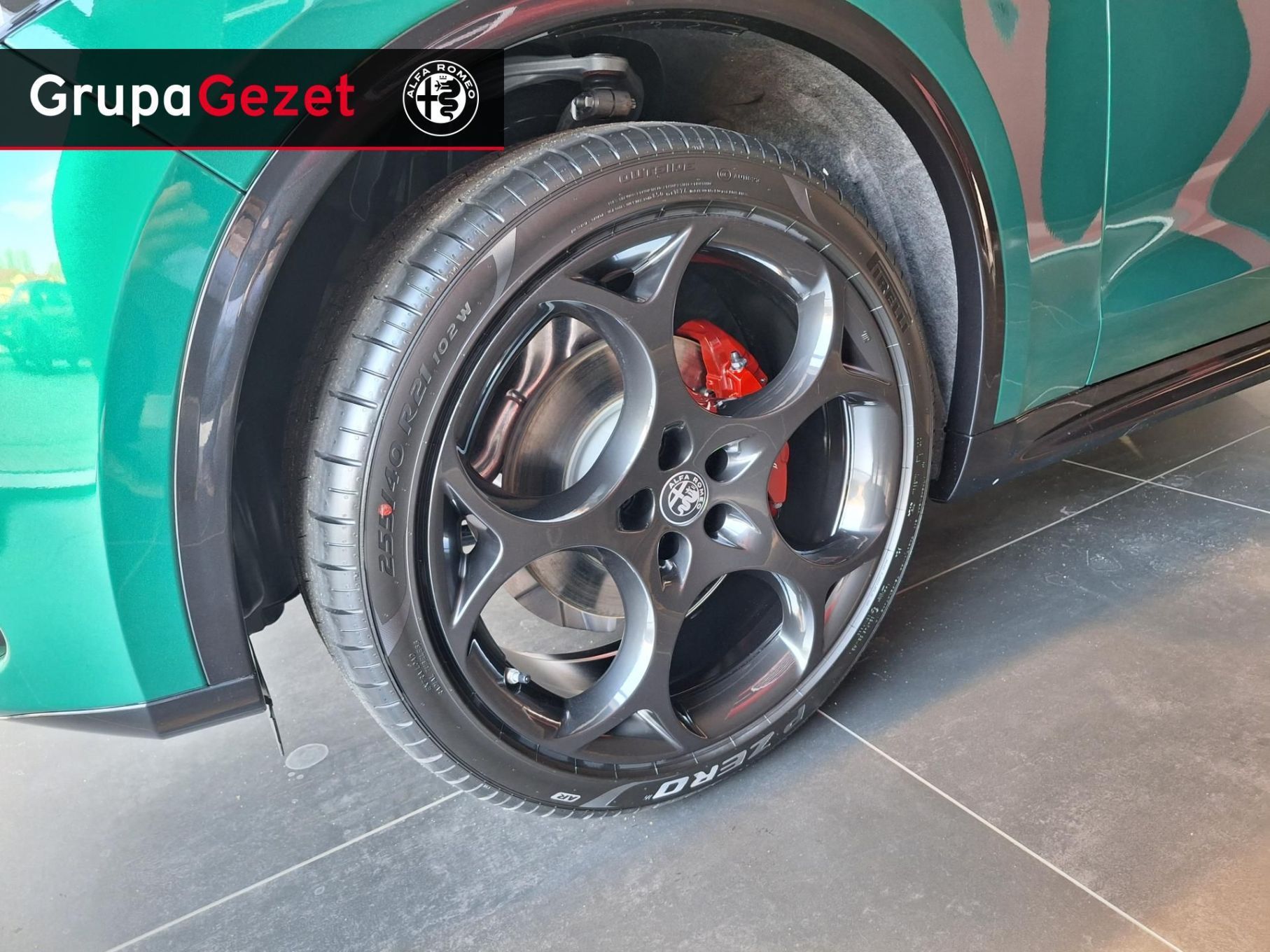 Alfa Romeo Stelvio Veloce 280KM AT8 Q4 Szklany dach Felgi 21"