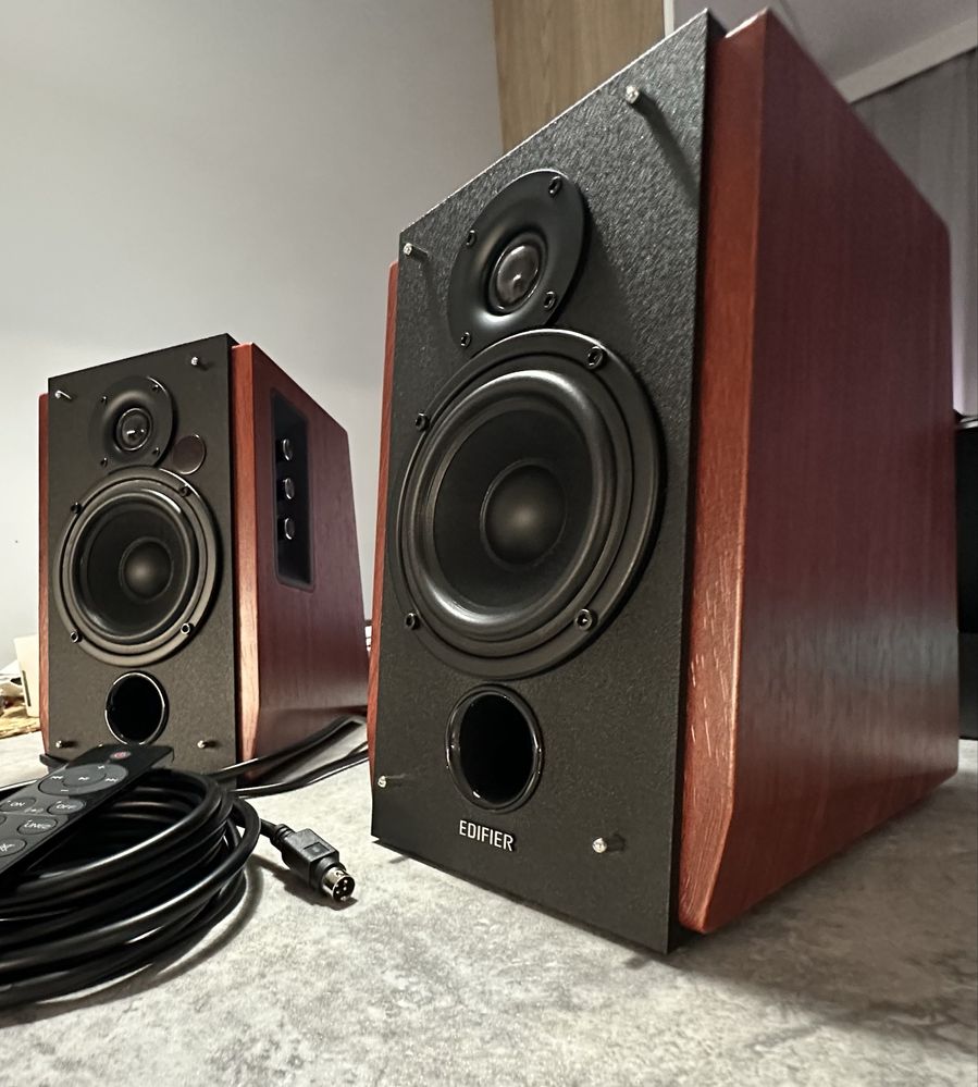 Edifier R1700BTs – Bluetooth, sub-out, świetny dźwięk