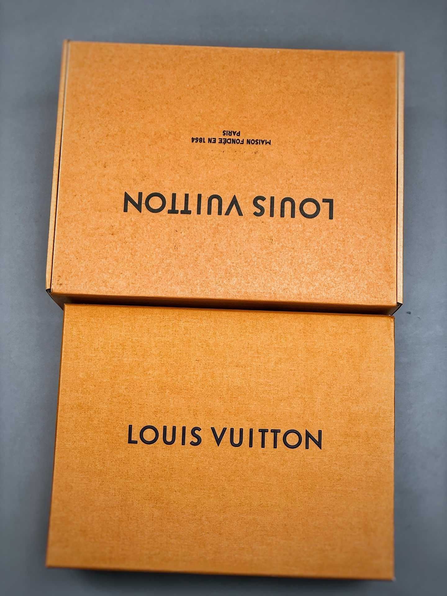 LOUIS vuitton Trainer  lv