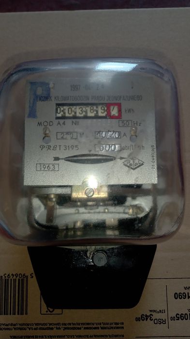 Sprzedam licznik kilowatogodzin prądu jednofazowego