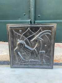 Placa com Antílope em ferro fundido Arte Deco