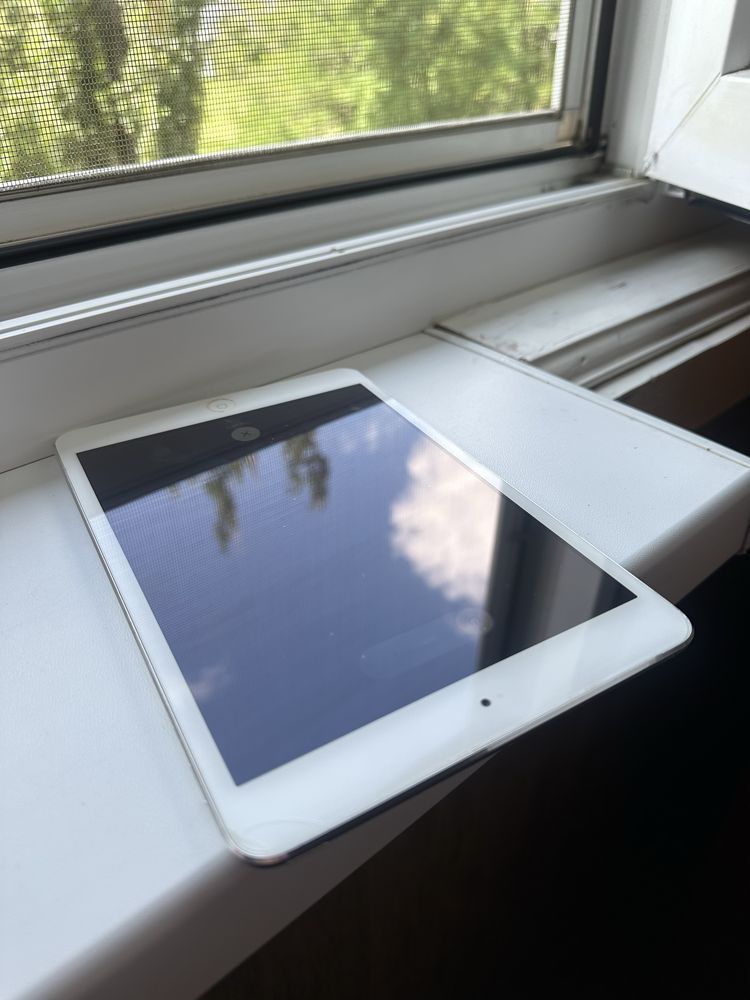 Apple Ipad mini 2 (олх доставки немає)