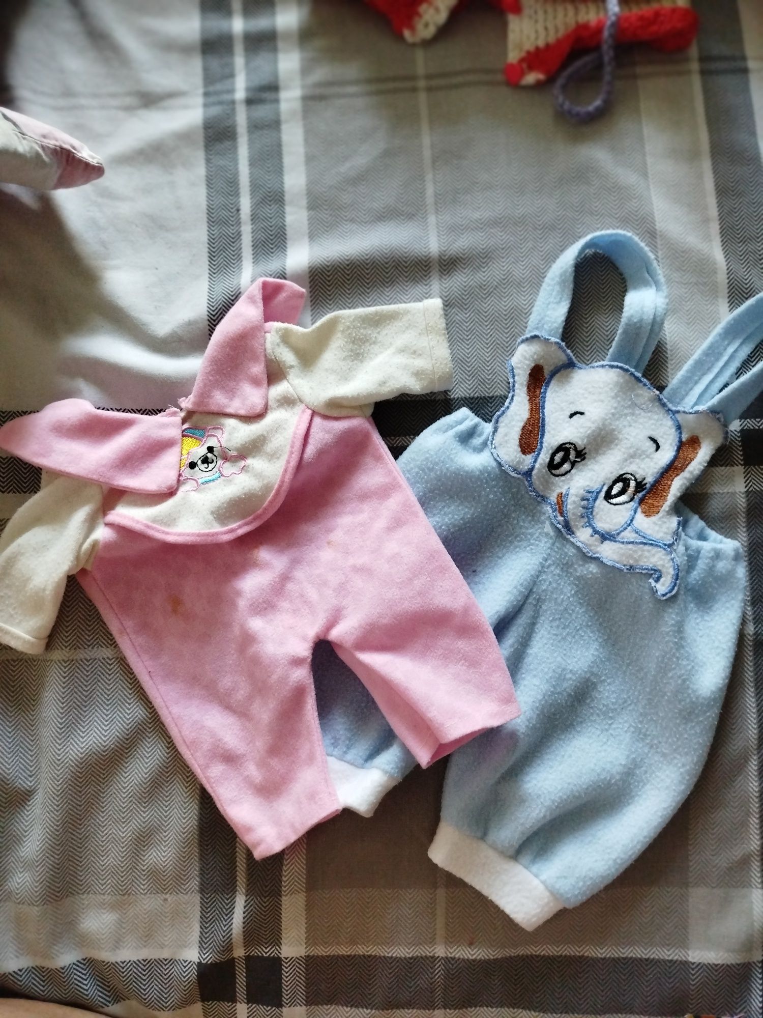 Продам игрушечную детскую коляску и одежду