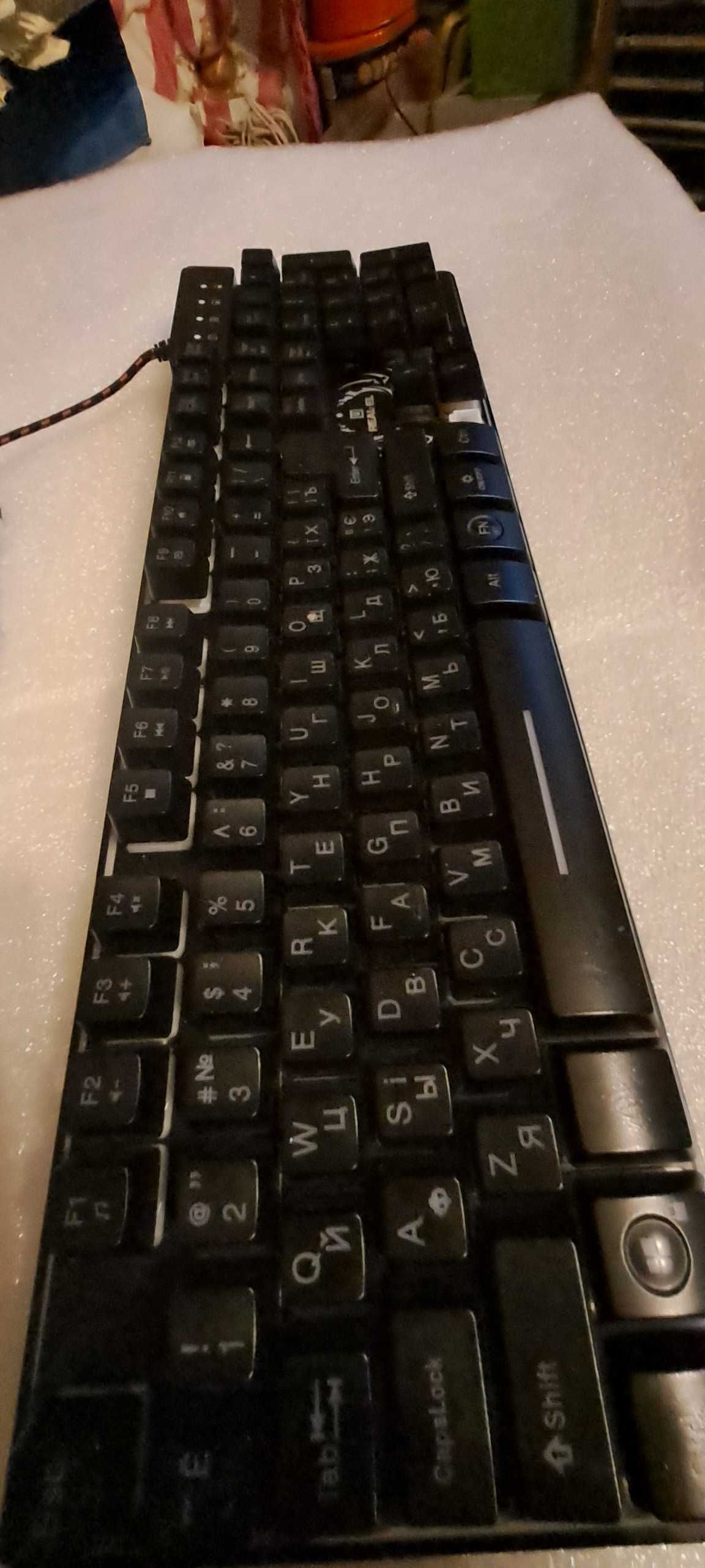 Клавиатура REAL-EL Comfort 7090 Backlit USB черная с подсветкой