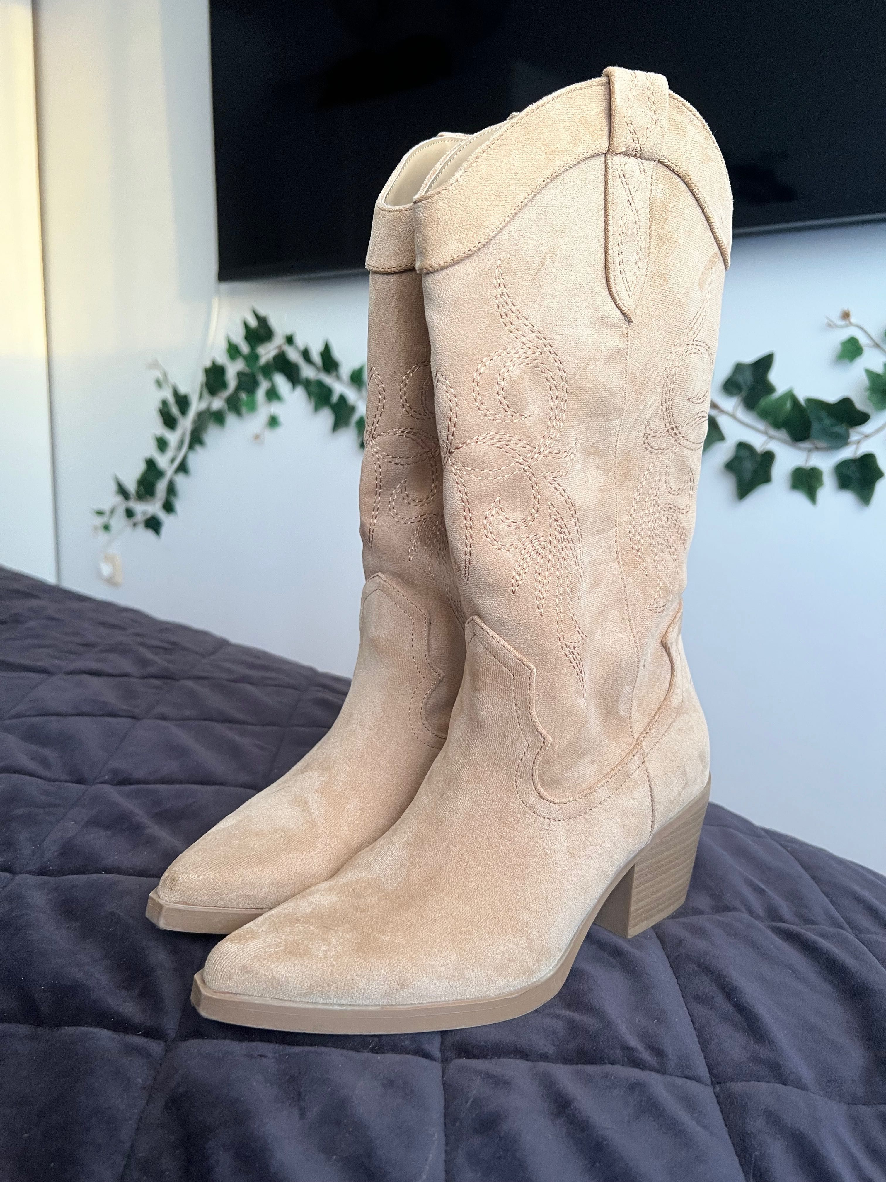 Botas BERSHKA novas