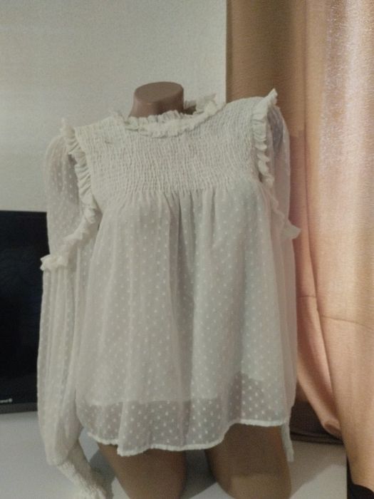 Блузи жіночі в ідеальному стані