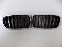 BMW X5 F15 nerki / grill zderzaka   3818