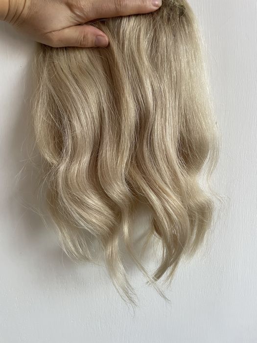 Натуральне волосся на заколках