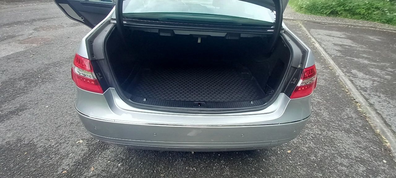 Mercedes-Benz E250