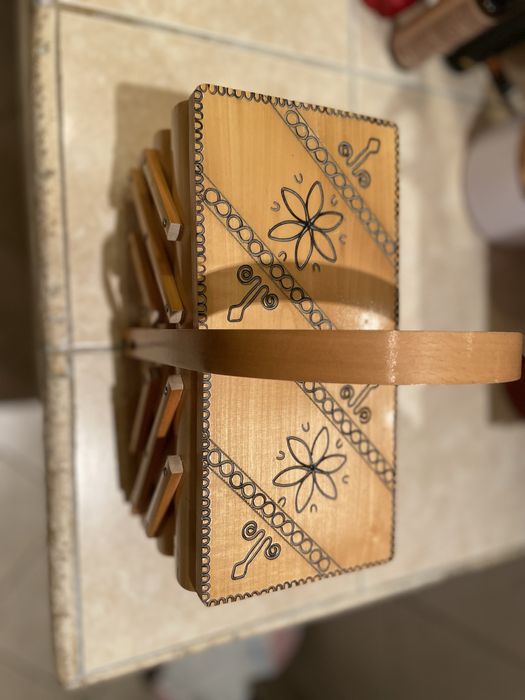 Piękna zdobiona niciarka,drewniana, rozkładana vintage