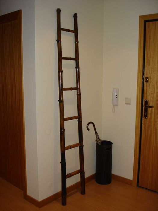 Bengaleiro/Toalheiro escadote em bambu