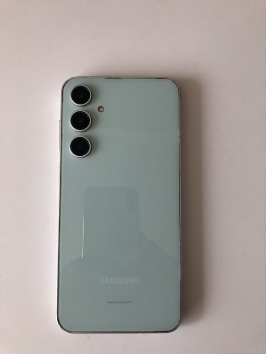 Samsung Galaxy S23 FE • Отличное состояние •