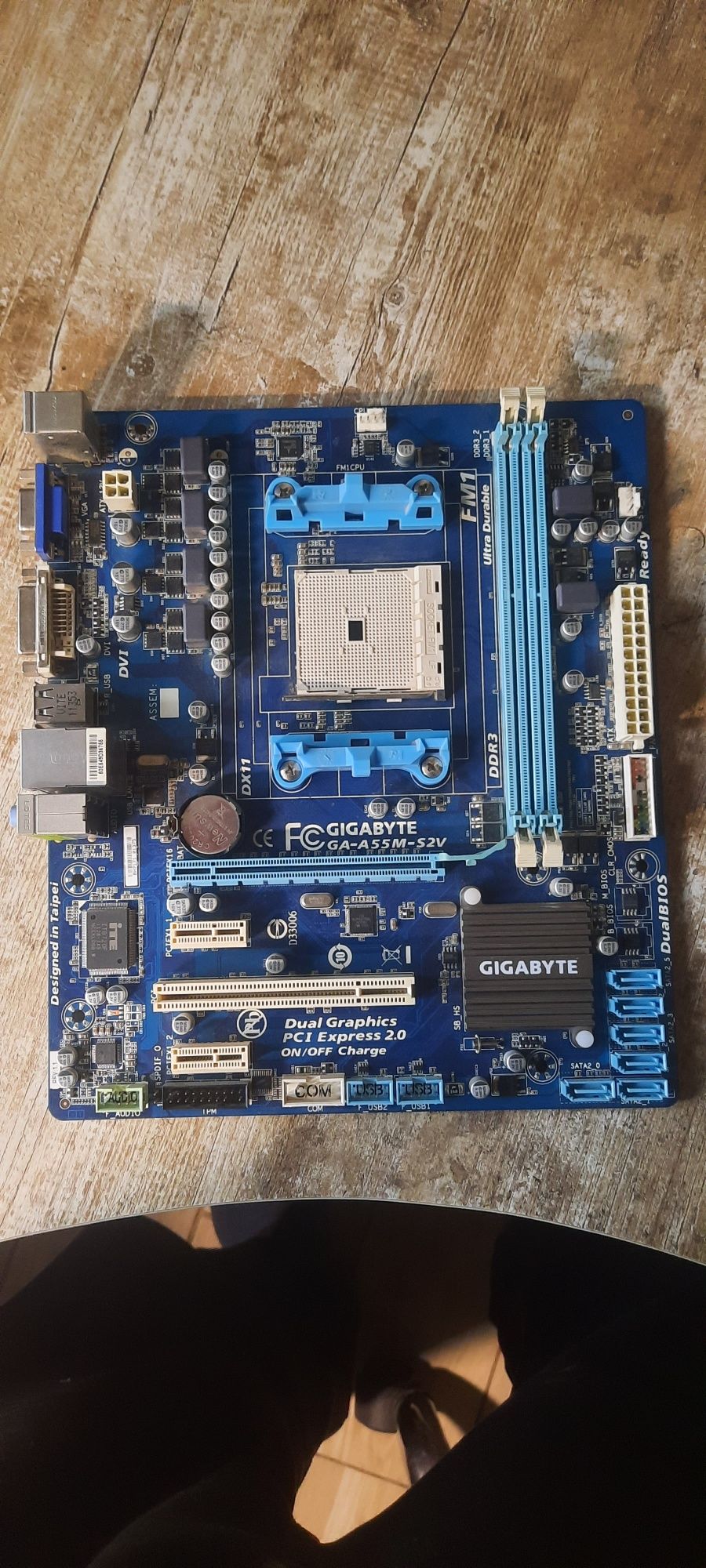 Материнская плата GIGABYTE GA-A55M-S2V