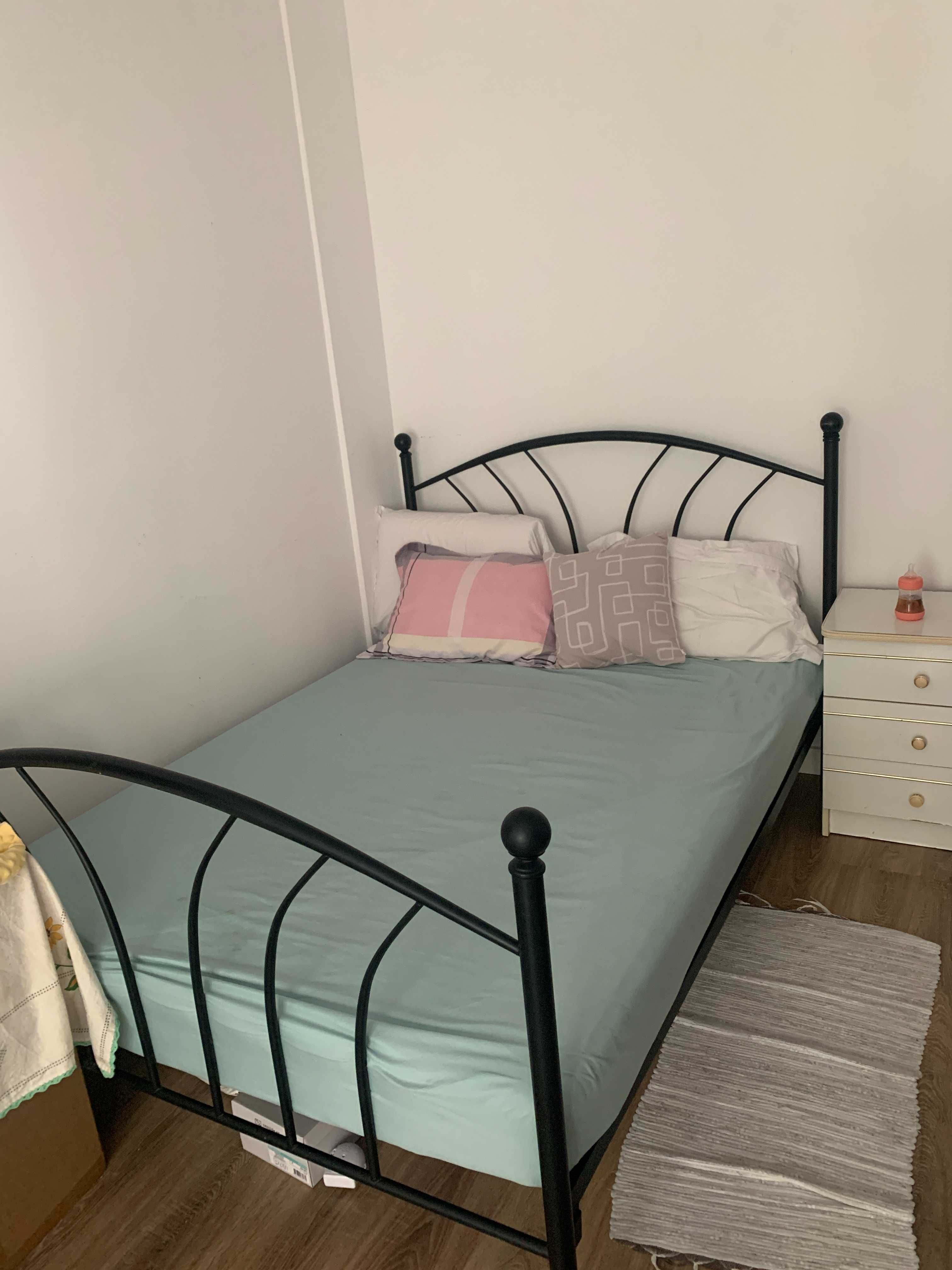 Cama casal (ferro) com Colchão