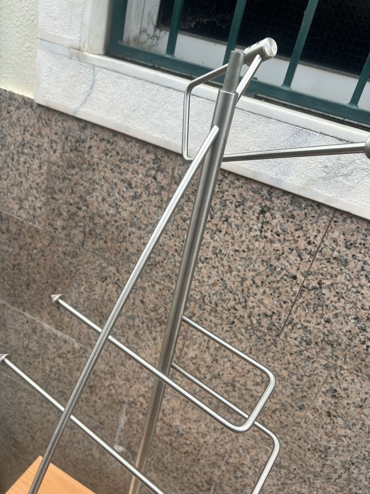 Suporte para toalhas WC