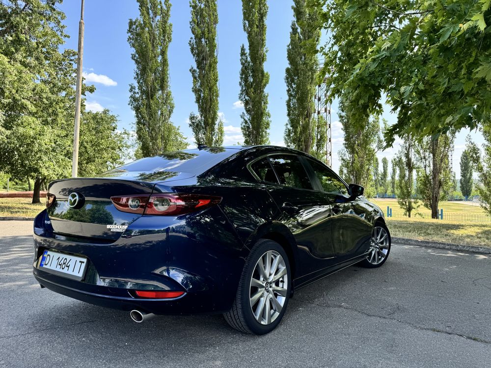 Mazda 3   2019