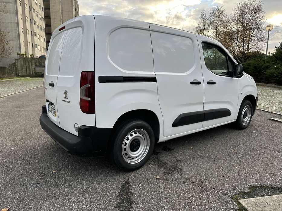 Peugeot Partner 1.6cc – 3 Lugares – IVA Dedutível